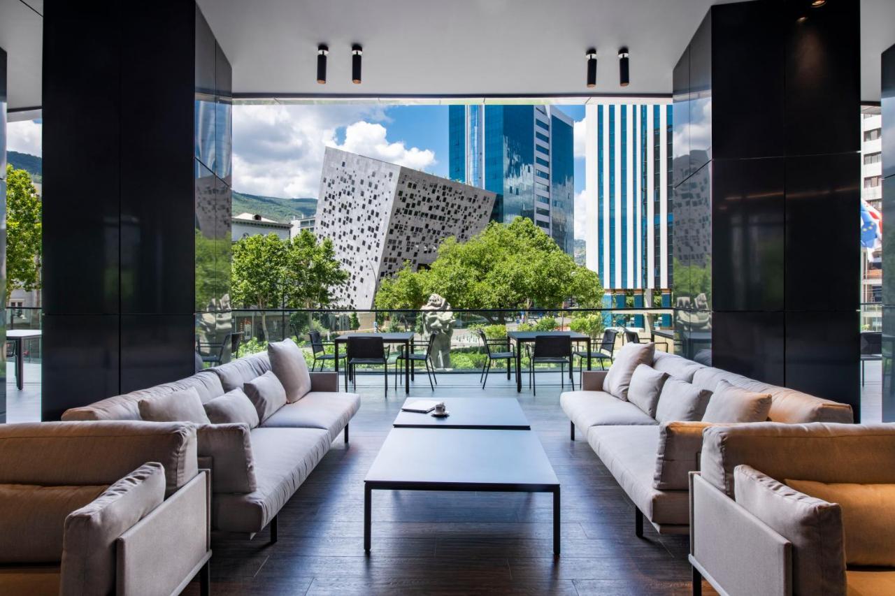 Pullman Tbilisi Axis Towers Hotel Екстериор снимка The Living Room