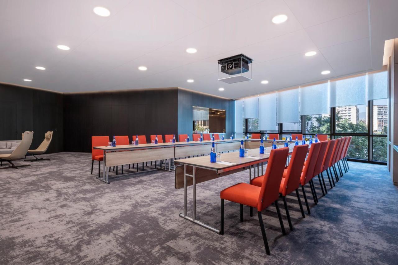 Pullman Tbilisi Axis Towers Hotel Екстериор снимка Meeting room