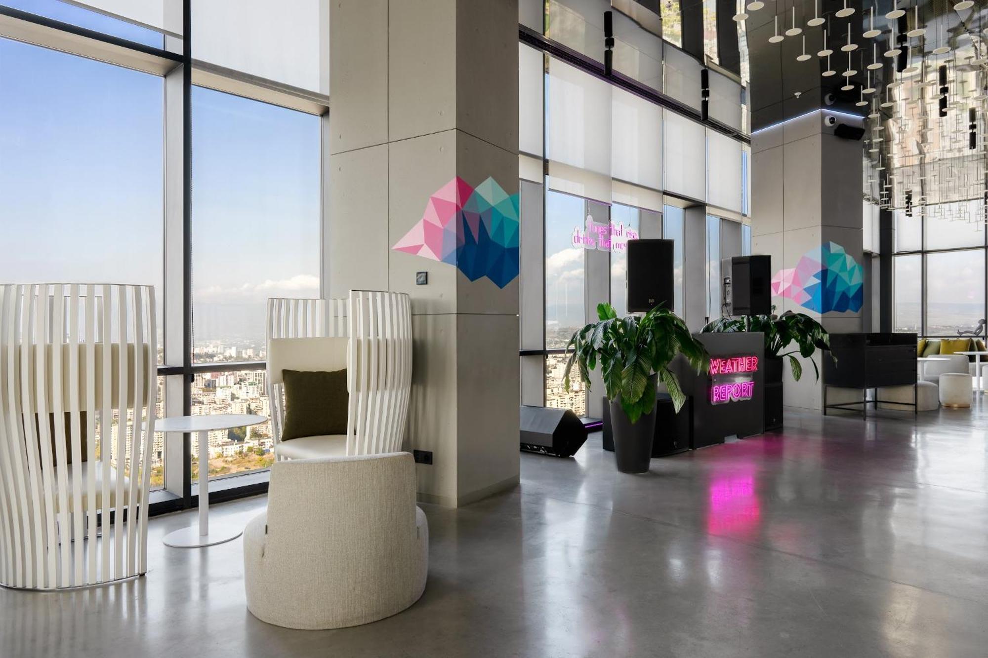 Pullman Tbilisi Axis Towers Hotel Екстериор снимка Skyline Lounge