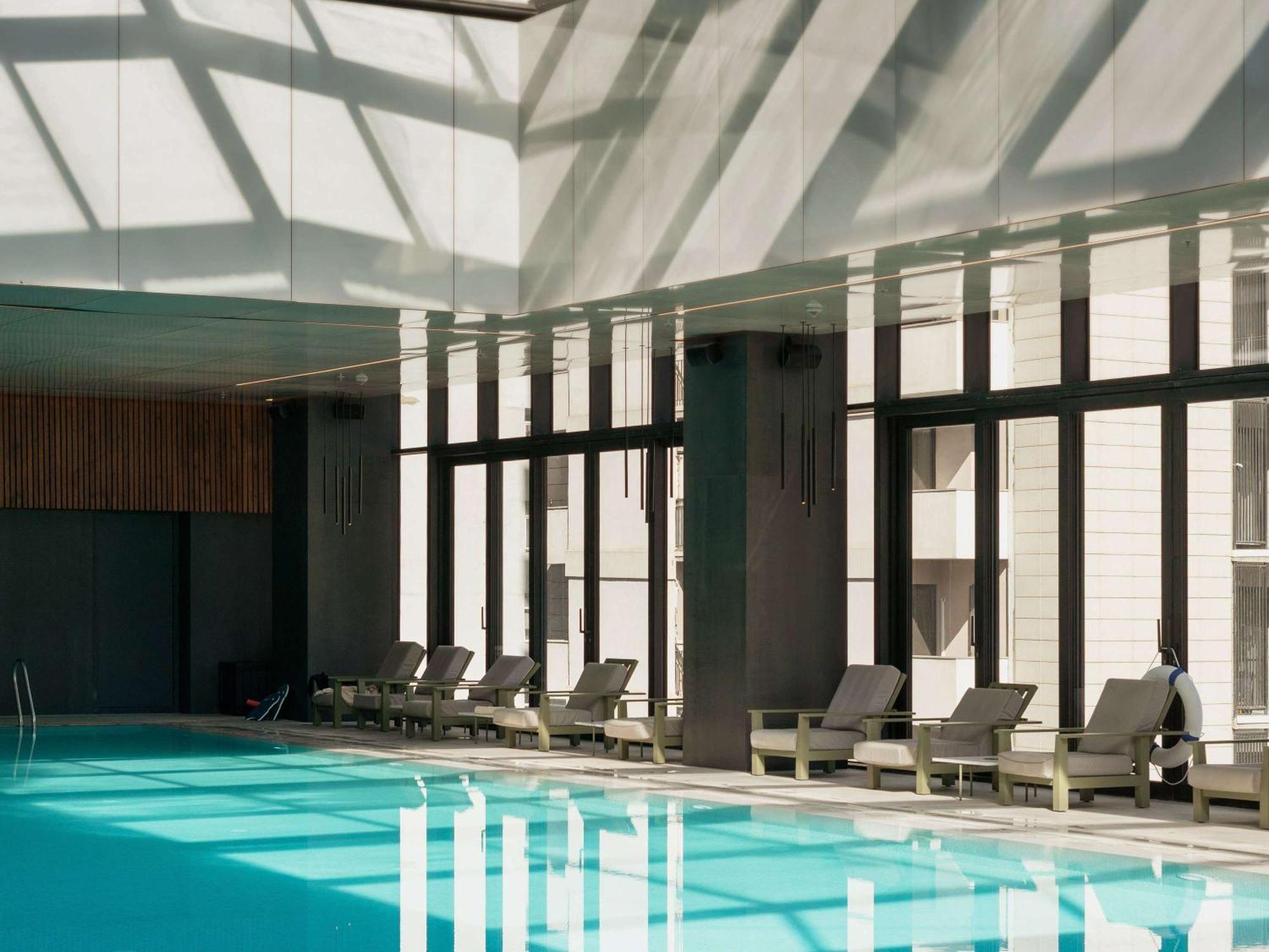 Pullman Tbilisi Axis Towers Hotel Екстериор снимка