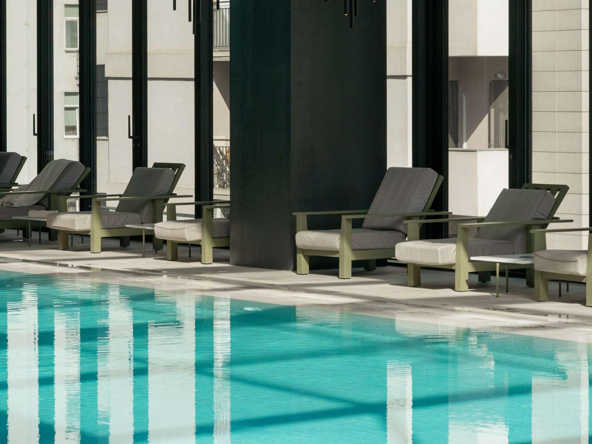Pullman Tbilisi Axis Towers Hotel Екстериор снимка